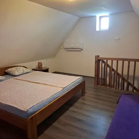 Apartment Hovirag Vendeghaz